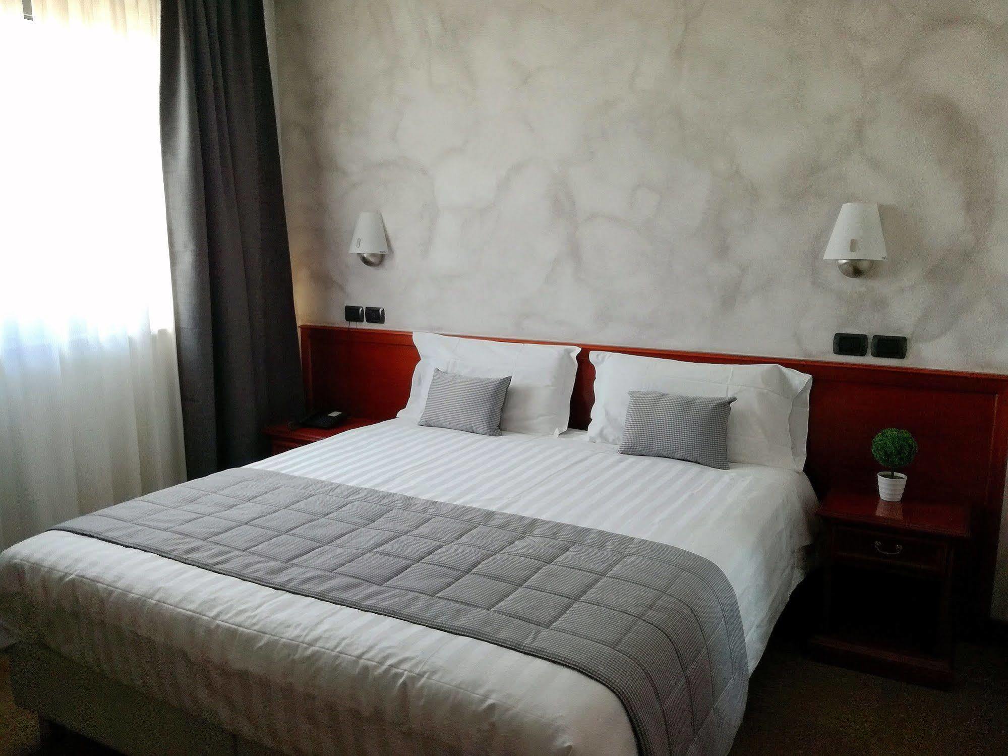 Medea (adults Only) 3* Alba (Piedmont)